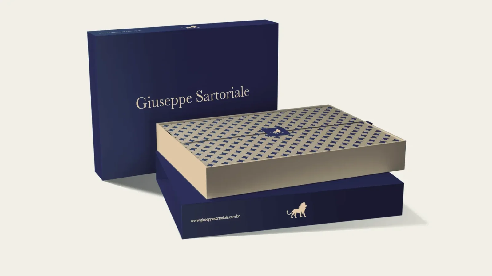 Projeto de embalagens Giuseppe Sartoriale em azul e creme, com assinatura e padrão de leões.